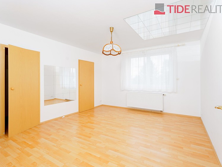 Pronájem vily 290 m², pozemek 745 m² - foto 7