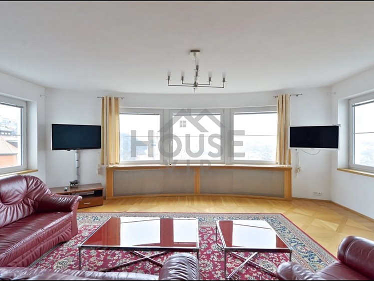 Pronájem vily 839 m², pozemek 1 056 m² - foto 6
