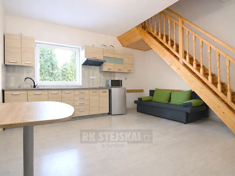 Pronájem rodinného domu 52 m², pozemek 27 m² - foto 2