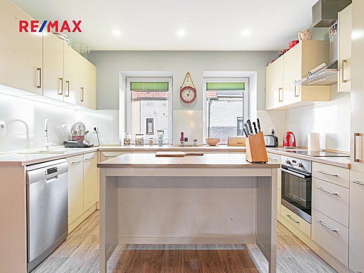 Pronájem rodinného domu 164 m², pozemek 231 m² - foto 6
