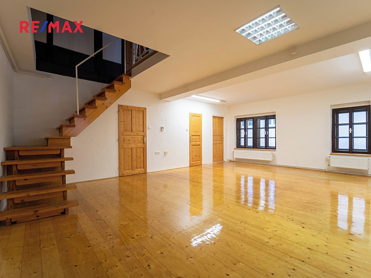 Pronájem rodinného domu 142 m², pozemek 76 m² - foto 6