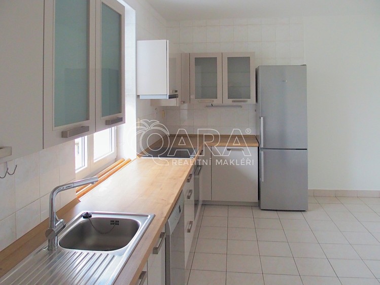 Pronájem rodinného domu 200 m², pozemek 268 m² - foto 6