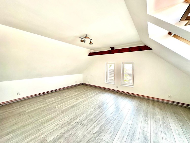 Pronájem rodinného domu 150 m², pozemek 316 m² - foto 2