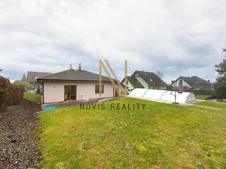 Pronájem rodinného domu 86 m², pozemek 745 m² - foto 1