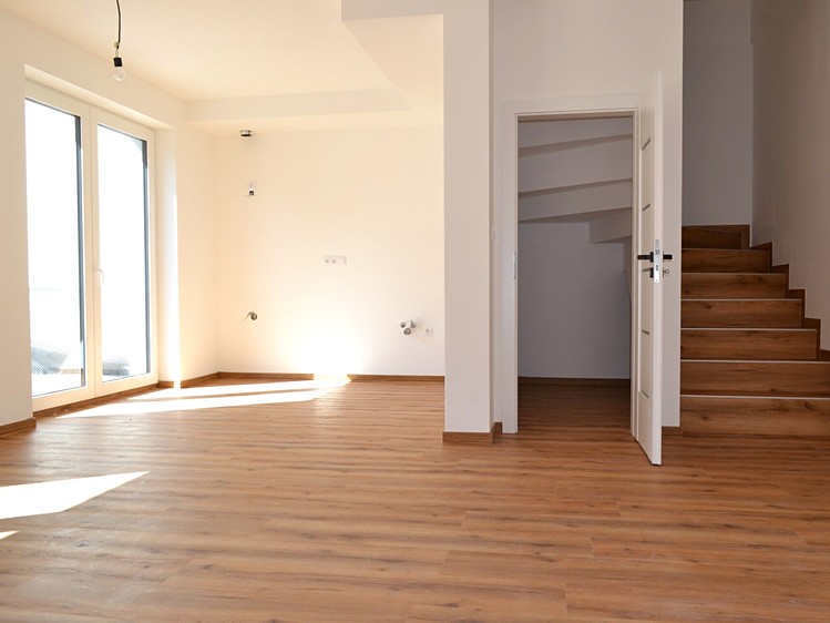 Pronájem rodinného domu 117 m², pozemek 521 m² - foto 2