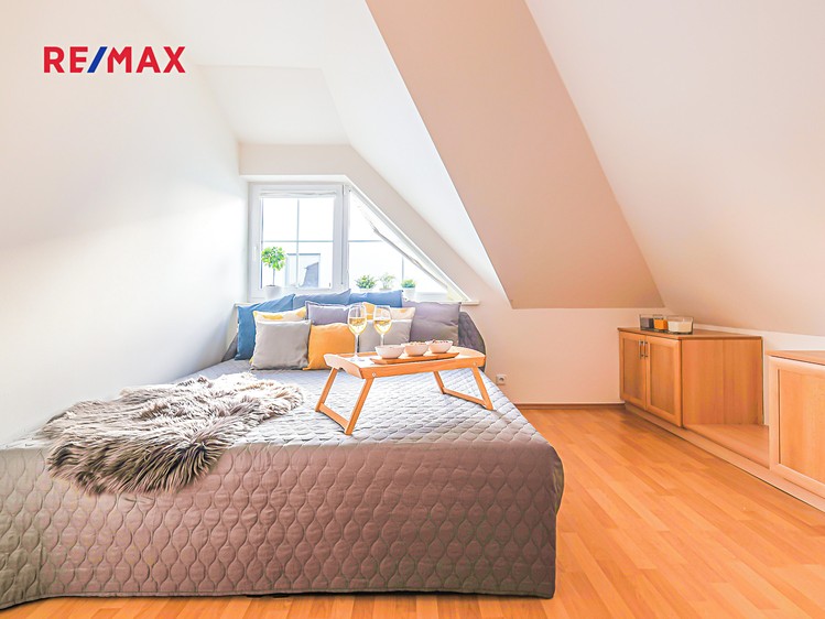 Pronájem rodinného domu 210 m², pozemek 750 m² - foto 4