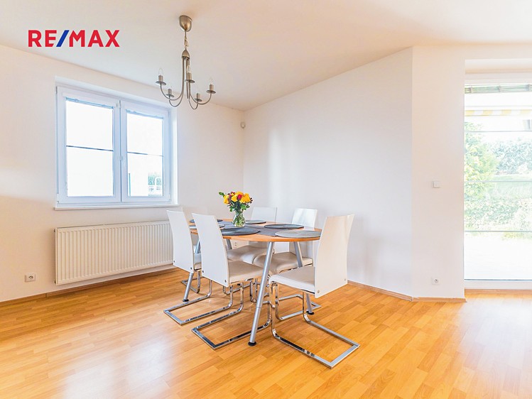 Pronájem rodinného domu 210 m², pozemek 750 m² - foto 6
