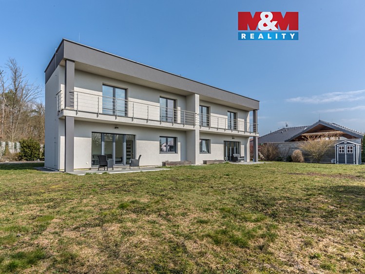 Pronájem rodinného domu 132 m², pozemek 938 m² - foto 1
