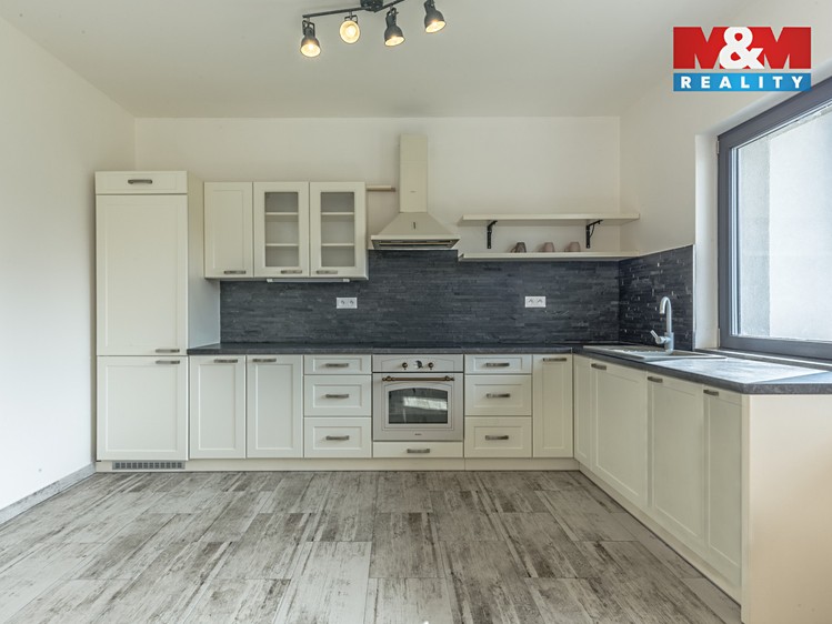 Pronájem rodinného domu 132 m², pozemek 938 m² - foto 4