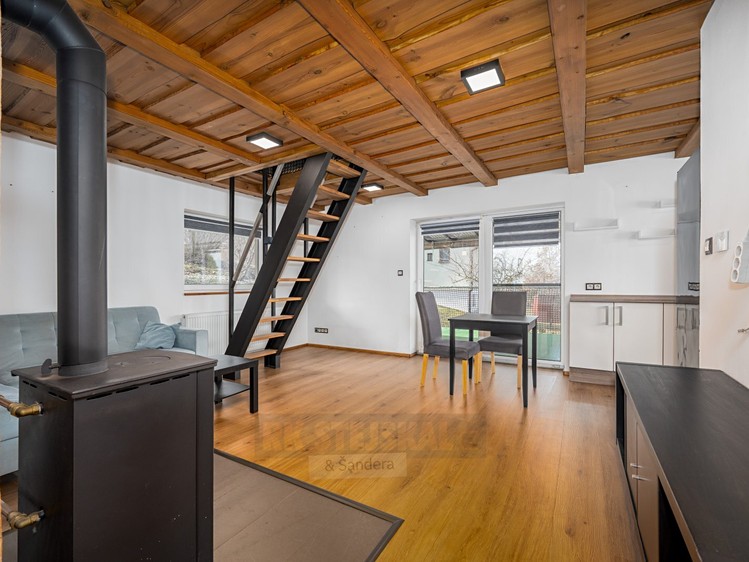 Pronájem rodinného domu 109 m², pozemek 359 m² - foto 7
