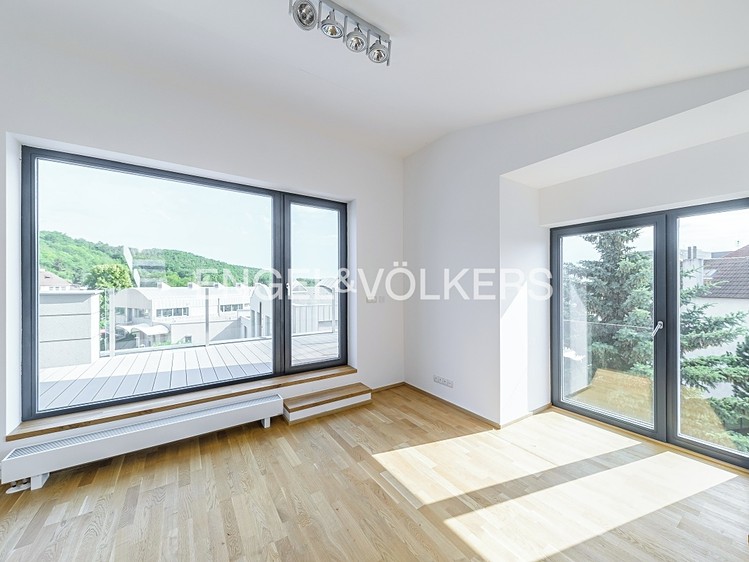 Pronájem  rodinného domu 226 m², pozemek 302 m² - foto 8