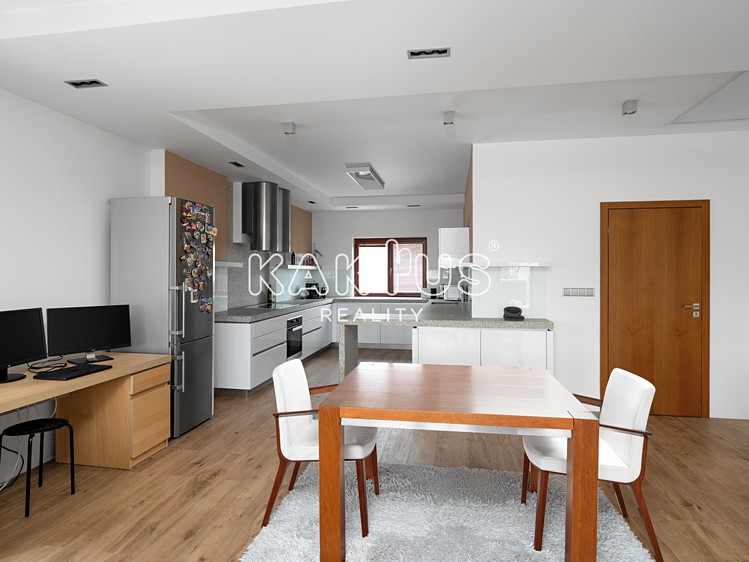 Pronájem rodinného domu 107 m², pozemek 334 m² - foto 3