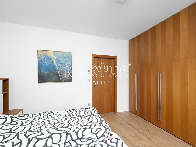 Pronájem rodinného domu 107 m², pozemek 334 m² - foto 7