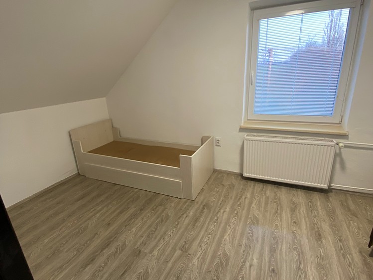 Pronájem rodinného domu 175 m², pozemek 677 m² - foto 3