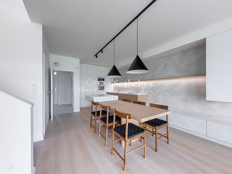 Pronájem rodinného domu 156 m², pozemek 315 m² - foto 2