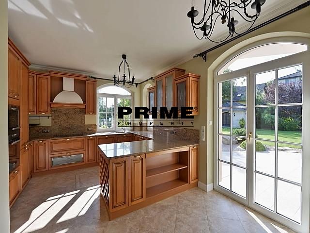 Pronájem  vily 560 m², pozemek 1 435 m² - foto 5
