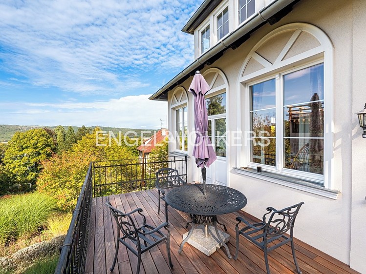 Pronájem vily 313 m², pozemek 1 555 m² - foto 5