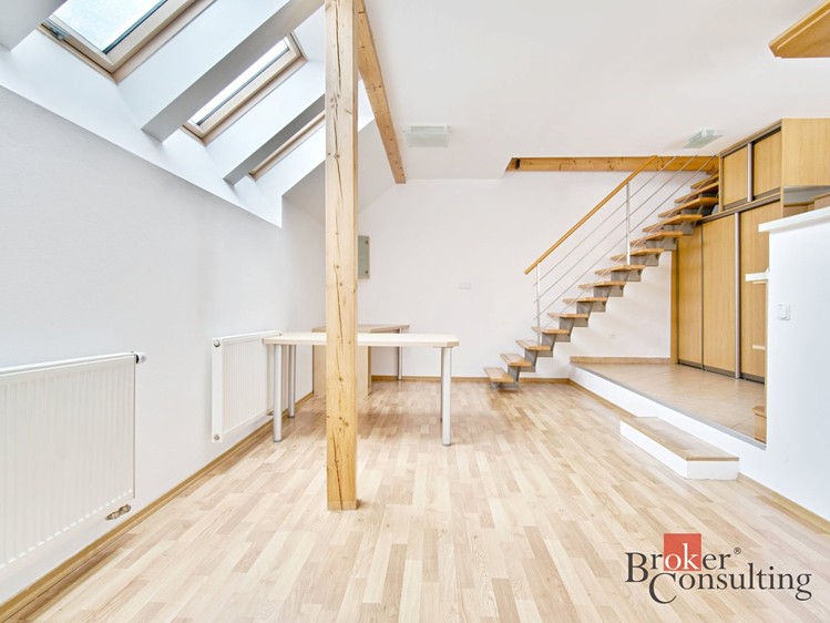 Pronájem rodinného domu 100 m², pozemek 136 m² - foto 3