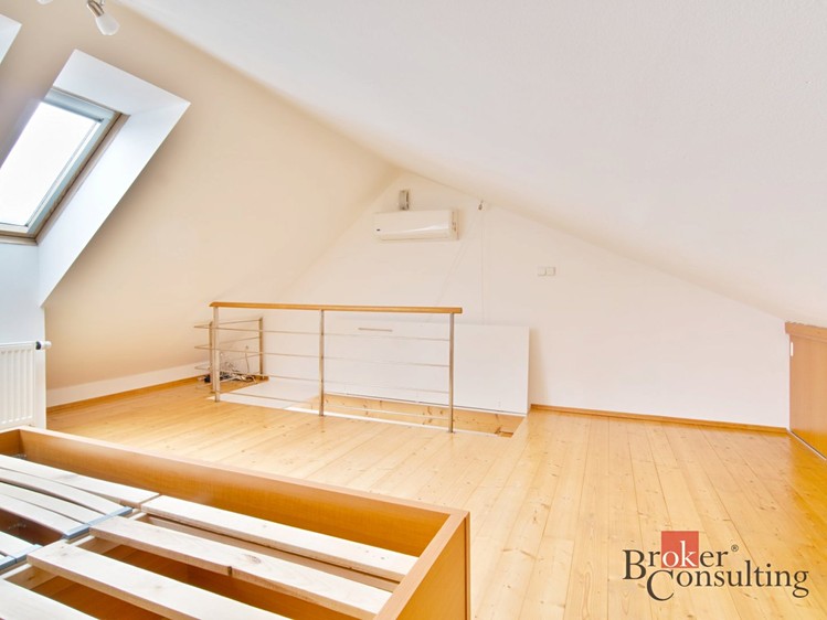 Pronájem rodinného domu 100 m², pozemek 136 m² - foto 5