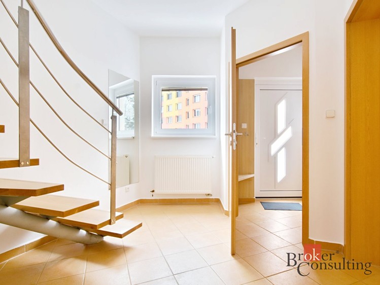 Pronájem rodinného domu 100 m², pozemek 136 m² - foto 6