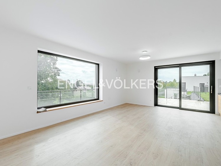 Pronájem rodinného domu 290 m², pozemek 500 m² - foto 3