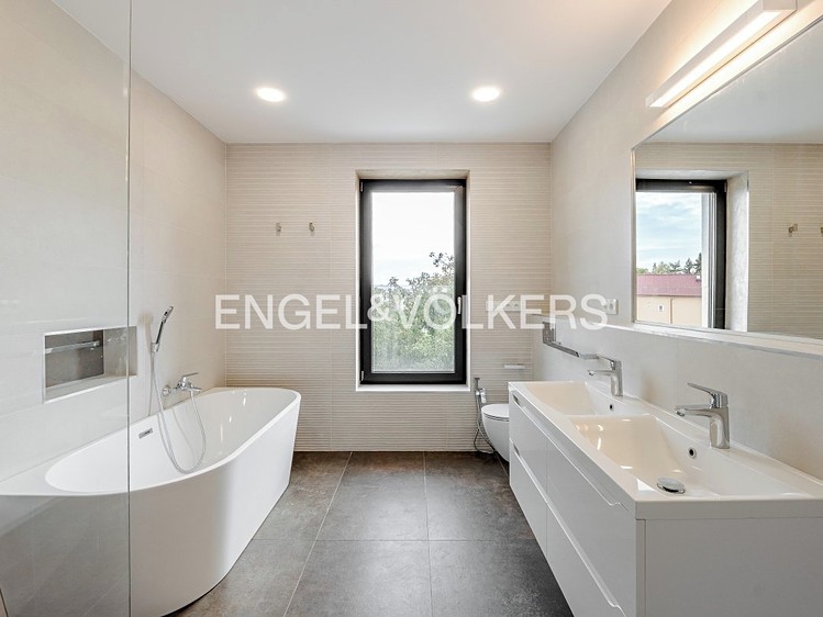 Pronájem rodinného domu 290 m², pozemek 500 m² - foto 8