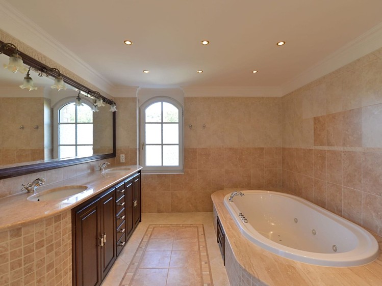 Pronájem rodinného domu 300 m², pozemek 1 450 m² - foto 7