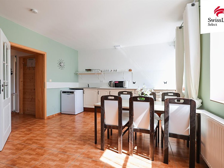 Pronájem rodinného domu 180 m², pozemek 679 m² - foto 3