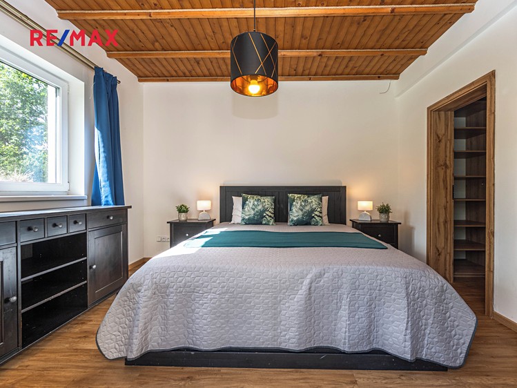 Pronájem rodinného domu 221 m², pozemek 182 m² - foto 7