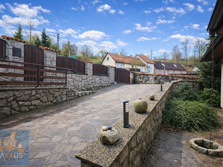 Pronájem rodinného domu 240 m², pozemek 929 m² - foto 5