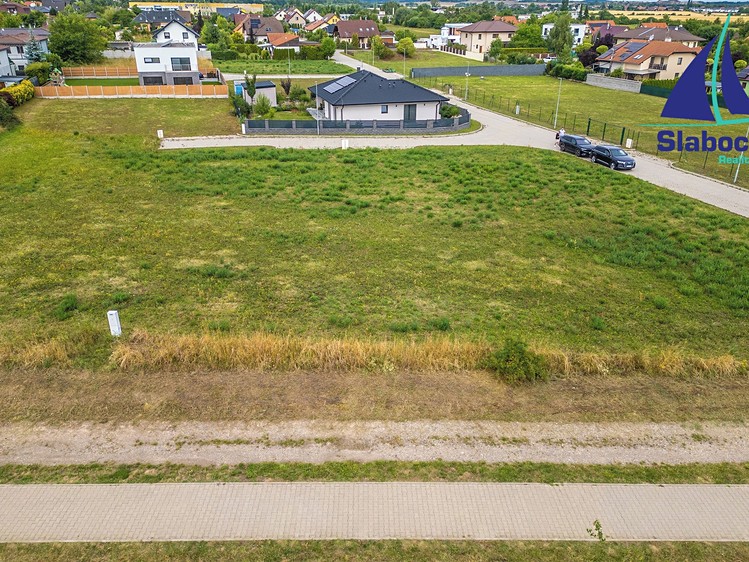 Prodej stavebního pozemku 825 m² - foto 2