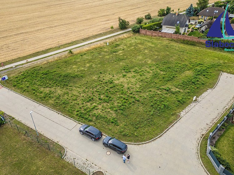 Prodej stavebního pozemku 825 m² - foto 3