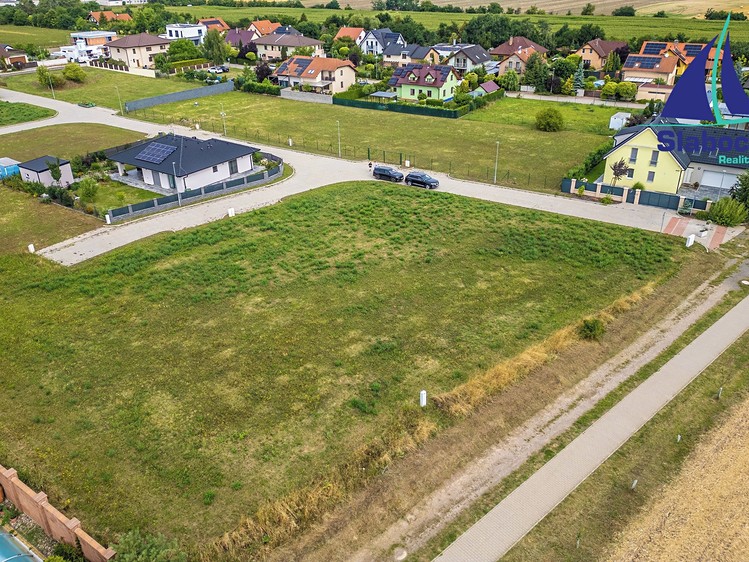 Prodej stavebního pozemku 825 m² - foto 7