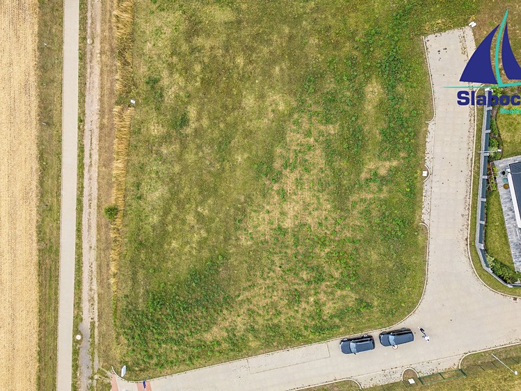 Prodej stavebního pozemku 825 m² - foto 8