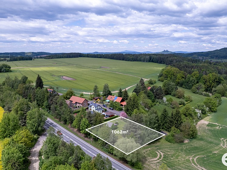 Prodej stavebního pozemku 1 062 m² - foto 3