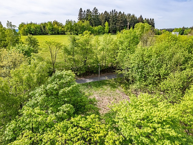 Prodej stavebního pozemku 1 058 m² - foto 1