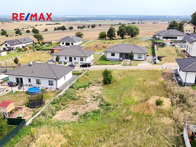 Prodej stavebního pozemku 952 m² - foto 5