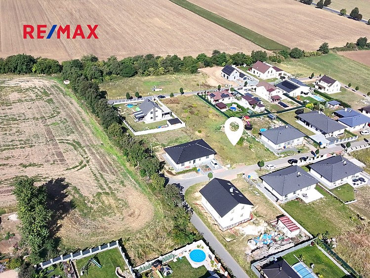Prodej stavebního pozemku 952 m² - foto 6