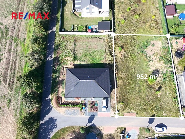 Prodej stavebního pozemku 952 m² - foto 7