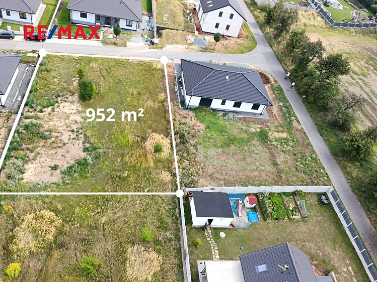 Prodej stavebního pozemku 952 m² - foto 8