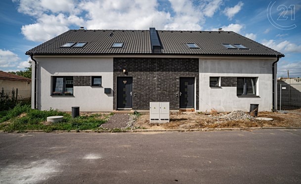 Prodej stavebního pozemku 1 458 m² - foto 2