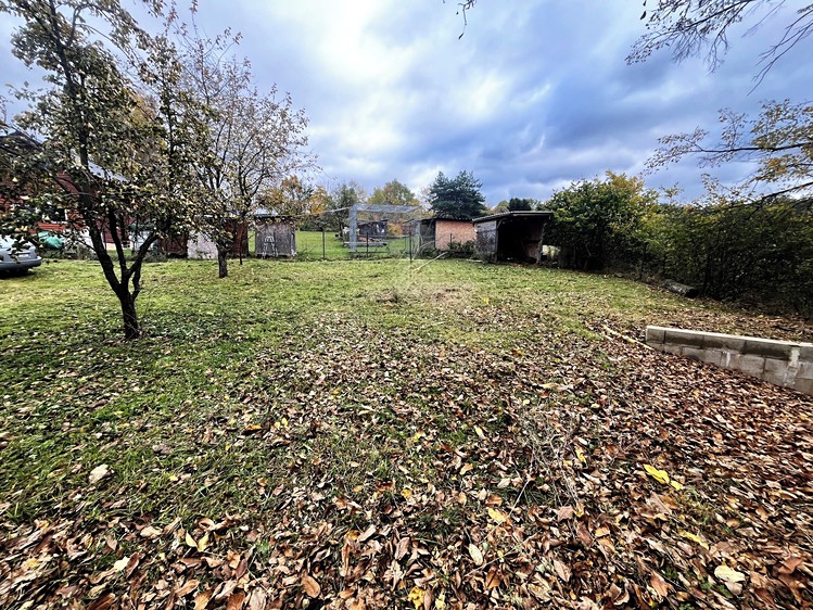 Prodej stavebního pozemku 806 m² - foto 2