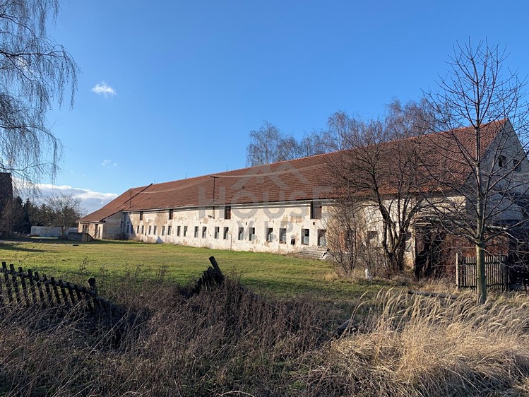 Prodej stavebního pozemku 1 691 m² - foto 1