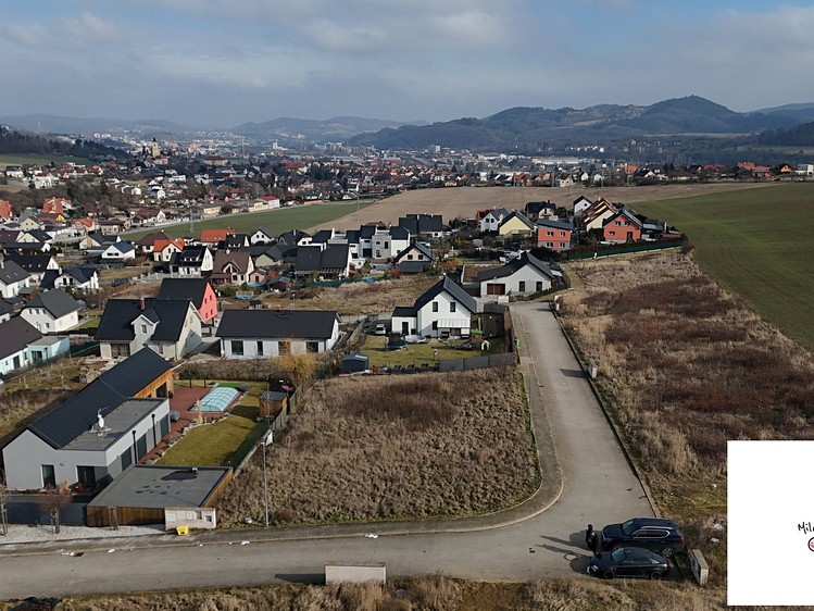 Prodej stavebního pozemku 1 000 m² - foto 1