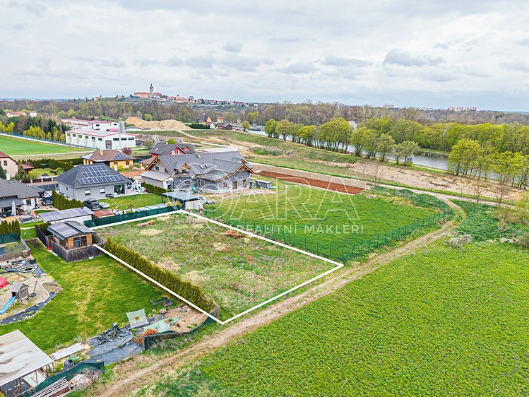 Prodej stavebního pozemku 967 m² - foto 2