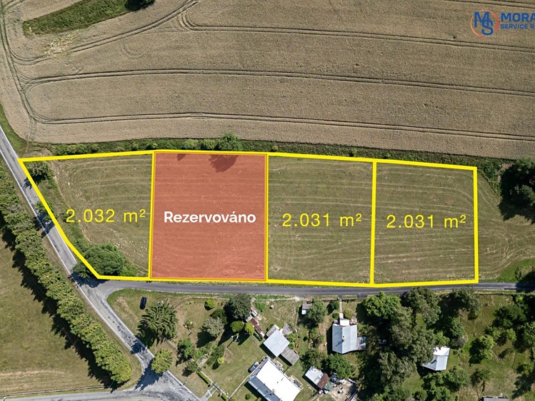 Prodej stavebního pozemku 2 032 m² - foto 1