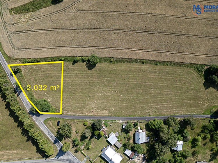 Prodej stavebního pozemku 2 032 m² - foto 2