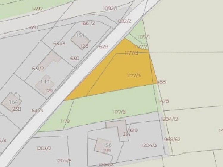 Prodej stavebního pozemku 1 390 m² - foto 2