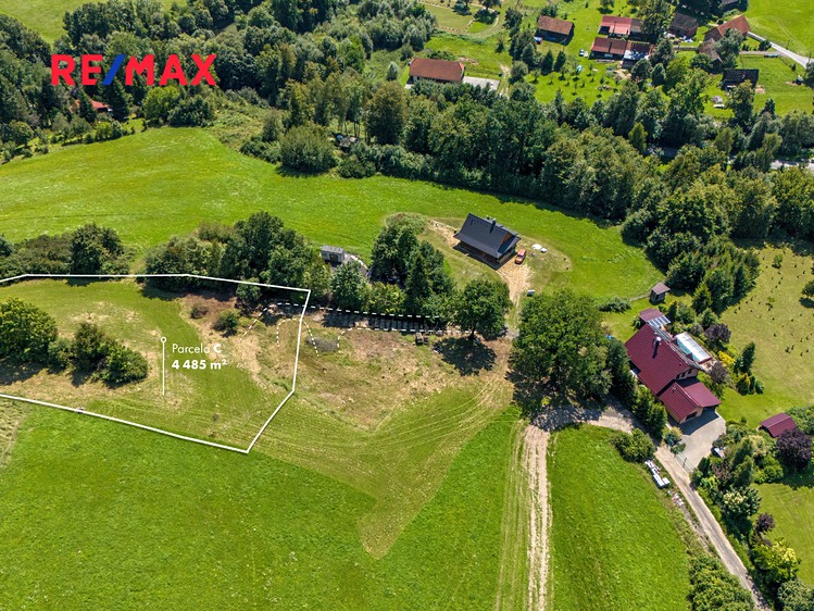 Prodej stavebního pozemku 4 479 m² - foto 1