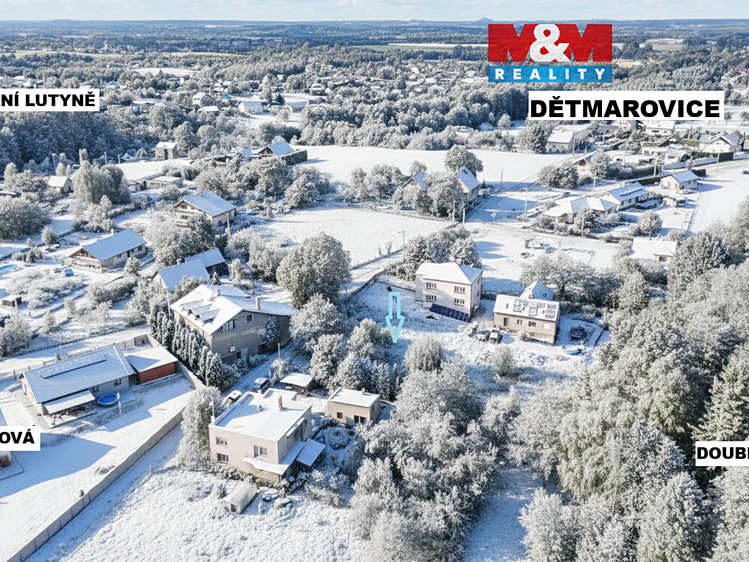Prodej stavebního pozemku 1 107 m² - foto 1